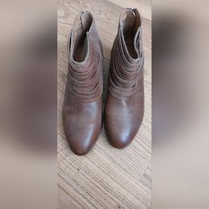 Clark's leather booties - sz 7.5